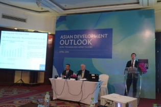 ADB dự báo kinh tế Việt Nam tăng trưởng 7,1% năm 2018