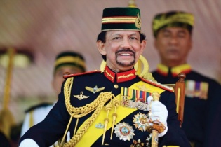 Quốc vương Brunei bắt đầu thăm cấp Nhà nước tới Việt Nam