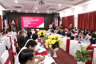 Hội thảo quốc tế "Sự biến đổi của thương mại quốc tế và chuỗi cung ứng toàn cầu"