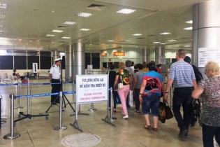 Covid-19: Tạm dừng miễn thị thực đối với công dân 8 nước châu Âu từ đêm nay