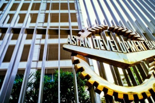 ADB nâng gói hỗ trợ ứng phó đại dịch Covid-19 lên 20 tỷ USD