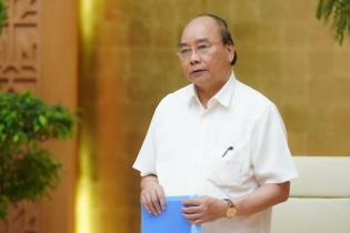 Thủ tướng cho phép mở lại các dịch vụ không thiết yếu, mở lại một số cửa khẩu phụ, lối mở