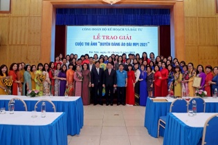 Trao giải Cuộc thi ảnh “Duyên dáng áo dài MPI 2021”