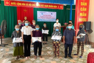 Đại sứ quán Bỉ tặng 10 tấn gạo cho người dân tại Hà Tĩnh bị ảnh hưởng bởi Covid-19