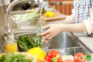 Chính phủ yêu cầu xem xét giảm giá nước sạch, cước viễn thông cho người dân