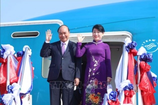 Chủ tịch nước Nguyễn Xuân Phúc tới Viêng Chăn, bắt đầu thăm hữu nghị chính thức Lào