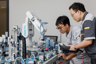 Nâng cao kỹ năng nguồn nhân lực đáp ứng yêu cầu CMCN 4.0