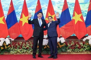Thủ tướng Phạm Minh Chính tiếp Tổng thống Mông Cổ