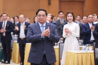 Thủ tướng yêu cầu giảm thuế, giảm lãi suất cho vay để hỗ trợ doanh nghiệp
