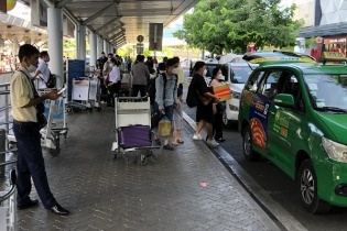 Cảng Hàng không quốc tế Tân Sơn Nhất xin tiếp tục sử dụng bãi đệm taxi
