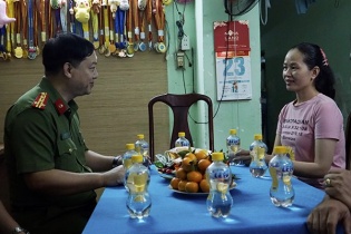 Thăm hỏi gia đình chiến sĩ ở TP.HCM tham gia cứu nạn, cứu hộ tại Thổ Nhĩ Kỳ