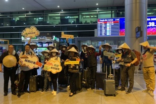 TP.HCM đón đoàn du khách Trung Quốc đầu tiên sau Covid-19