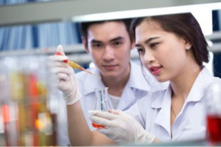Những thí sinh đầu tiên trúng tuyển Đại học Dược Hà Nội 