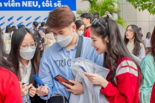 Đại học Kinh tế quốc dân thông báo điểm chuẩn, ngành cao nhất lấy 28,18 điểm 