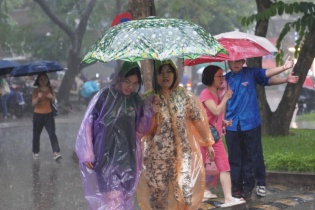 Ảnh hưởng siêu bão Yagi, học sinh ở Hà Nội và nhiều tỉnh thành được nghỉ học 