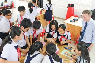 Giải pháp đưa tiếng Anh trở thành ngôn ngữ thứ hai trong trường học ở Việt Nam