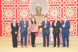 Nghệ An trao giấy chứng nhận đăng ký đầu tư cho dự án khu công nghiệp 1.200 tỷ đồng