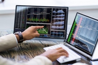 Sắc xanh lan toả, VN-Index đóng  cửa tăng gần 11 điểm