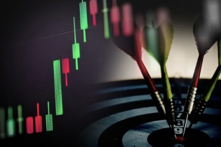 Hàng trăm mã đóng cửa sắc đỏ, VN-Index thu hẹp đà tăng