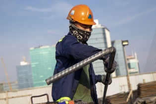 Xây dựng Hòa Bình muốn phát hành 107 triệu cổ phiếu để hoán đổi nợ