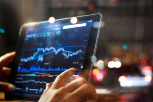 Vốn hoá lớn đẩy VN-Index tăng hơn 9 điểm