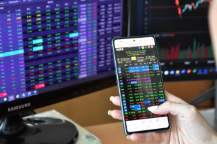 VN-Index tăng phiên thứ hai trên nền thanh khoản ảm đạm