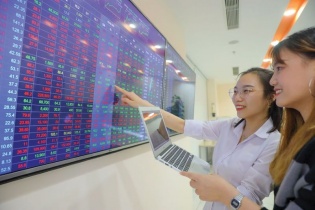 Góc nhìn TTCK tuần đầu tháng 7: Nên duy trì tỷ trọng cổ phiếu ở mức 30-50%/NAV