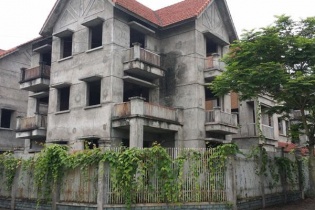 Cận cảnh hàng trăm căn nhà ở KĐT Vân Canh xuống cấp trầm trọng
