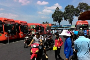 CTCP Bến xe tàu phà Cần Thơ thu phí "dịch vụ sử dụng sân đường" dựa trên cơ sở nào?