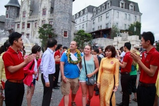 Khu du lịch Bà Nà Hills đón du khách thứ 1 triệu trong năm 2015