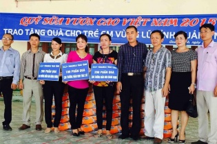 Vinamilk tặng 500 thùng sữa cho trẻ em Quảng Ninh