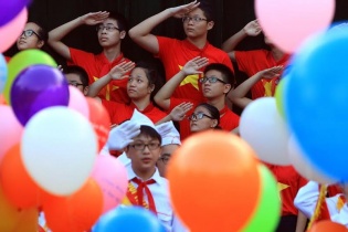 Bộ ảnh ngày khai giảng năm học mới tràn ngập nắng và ước mơ