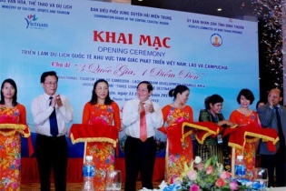 Khai mạc triển lãm du lịch quốc tế khu vực tam giác phát triển Việt Nam, Lào, Campuchia 