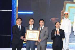 Công ty Thép VPS đón nhận Huân chương Lao động hạng Nhất