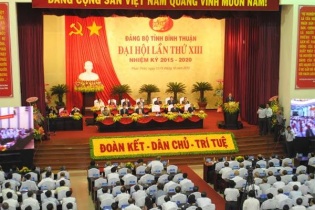 Chánh án Tòa án Nhân dân tối cao Trương Hòa Bình dự và chỉ đạo Đại hội Đảng bộ tỉnh Bình Thuận