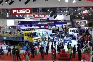 Bộ tứ Fuso trình làng tại Vietnam Motor Show 2015