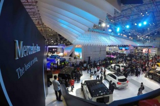 Mercedes Benz đem dàn xe trị giá 50 tỷ đồng đến Vietnam MotorShow 2015