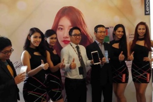 Lộ diện bộ đôi màn hình khủng của Lenovo