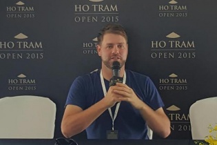 Cựu thành viên ban nhạc Westlife chơi golf ở Hồ Tràm