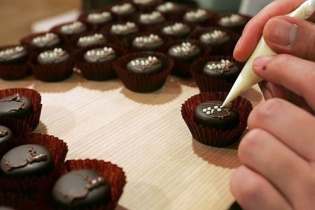 Dự án khởi nghiệp cung cấp các dịch vụ tự làm chocolate