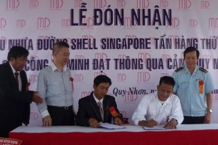 Minh Dat Asphalt đón nhận tấn hàng thứ 30.000 qua Cảng Quy Nhơn