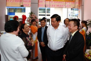 Bí thư Thành ủy TP.HCM thăm, làm việc với SHB