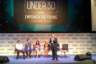 Hàng ngàn bạn trẻ tham gia Under 30 Summit 2016