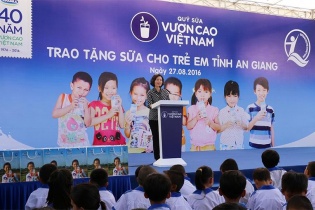 Quỹ sữa Vươn Cao Việt Nam đưa 111.000 ly sữa đến An Giang