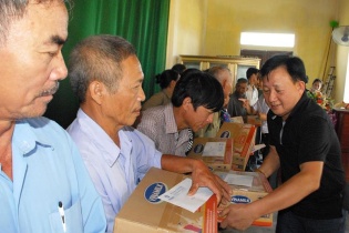 Vinamilk hỗ trợ 2 tỷ đồng cho bà con vùng lũ Hà Tĩnh, Quảng Bình