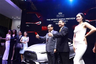 Infiniti rinh “bom tấn” Q60 đến VIMS 2016