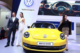 Giáp mặt “huyền thoại” Beetle 2016 của Volkswagen