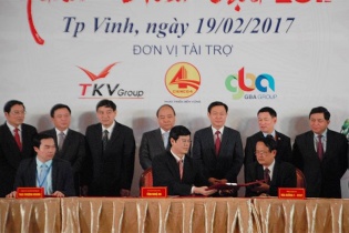 Thủ tướng Nguyễn Xuân Phúc tham dự Hội nghị gặp mặt các nhà đầu tư tại Nghệ An