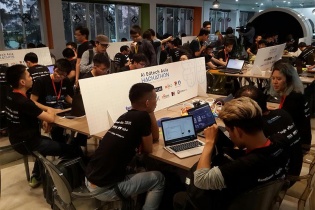 Săn đầu người từ Topica AI Edtech Asia Hackathon 2017 