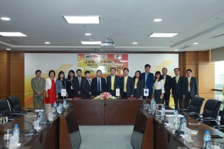 Ông lớn bưu điện và hàng không bắt tay phát triển logistics